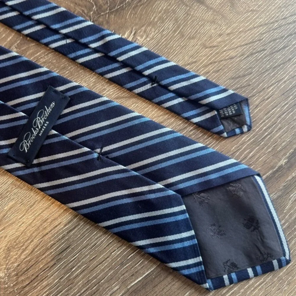 Brooks Brothers Pure Silk Blue Diagonal Striped Men's Necktie